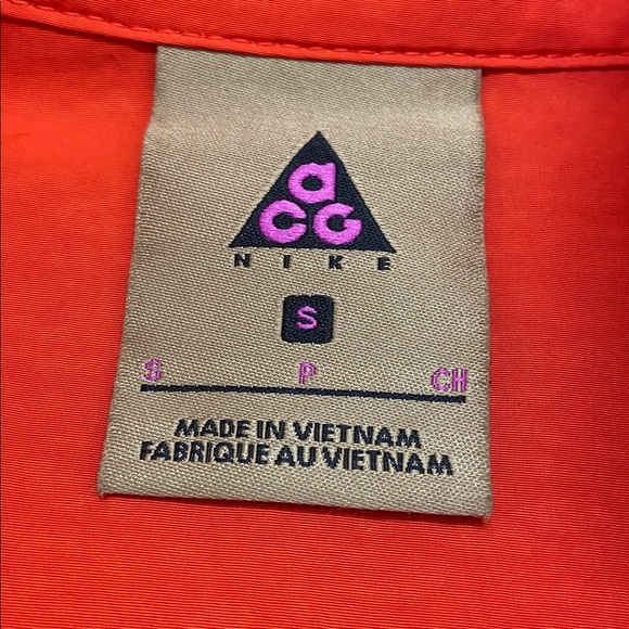 Nike ACH Habanero Red and Purple Urban Utility Vest. Size-Small. - Picture 10 of 11